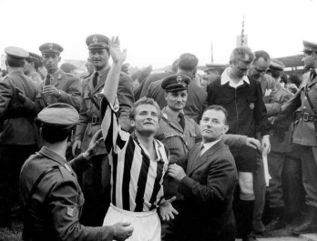 Giampiero Boniperti celebrates Juventus defeating Inter Milan 9-1, 1961
